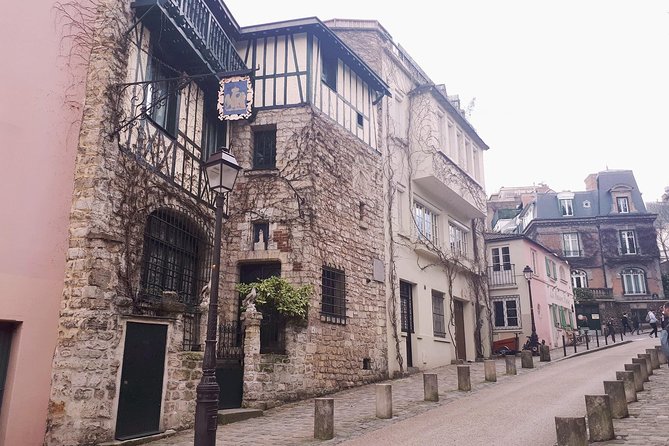 Montmartre & Sacré Coeur Private Historical 2-Hour Walking Tour in Paris - Why a Private Montmartre and Sacré-Cœur Tour Feels Easier