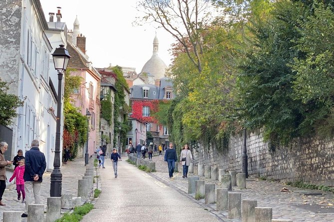 Montmartre Semi Private Tour: from Moulin Rouge, to Sacré-Cœur - Who should book this Montmartre route?