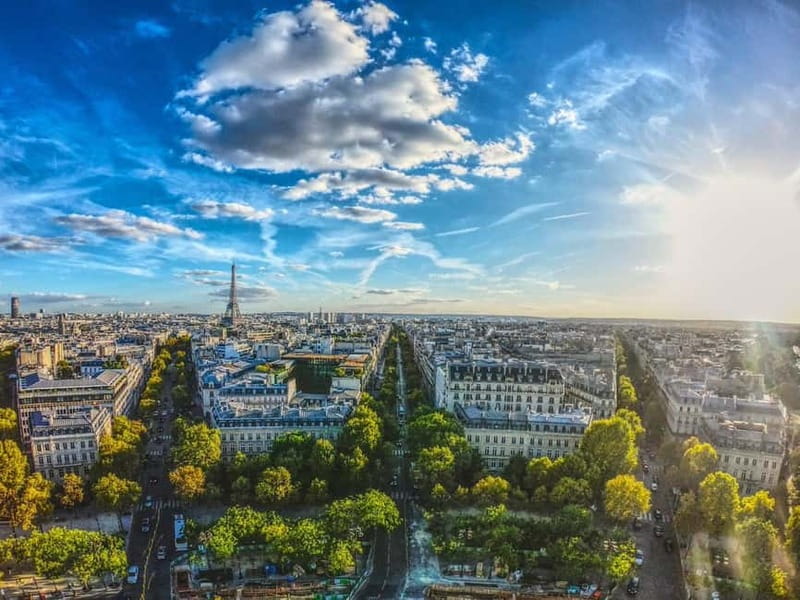 Montmartre. The artist village+its unique charm. My hood. - Who this Montmartre walking tour suits best, and who should reconsider