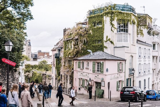 Montmartre Tour with a Local Guide: Private & 100% Personalized - Montmartre works best when you walk it with one local