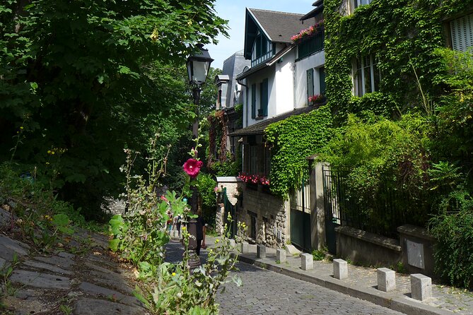 Montmartre Walking Tour: A Journey Through Art and History - Le Bateau-Lavoir: where art history starts to feel personal