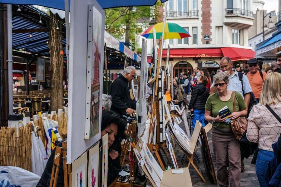 Montmartre Walking Tour with a Local Guide - Price and value: what $27 buys you in Montmartre time