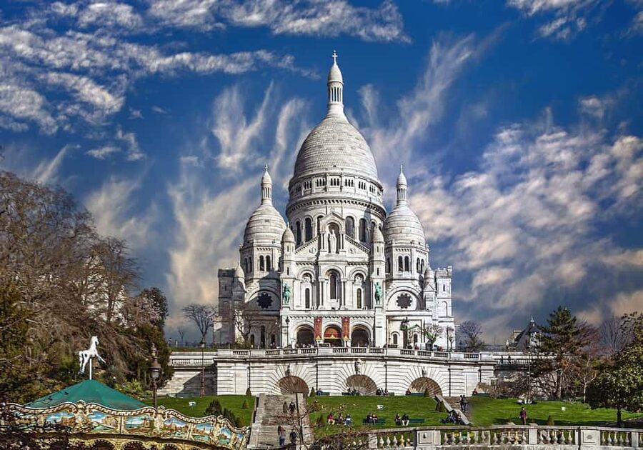 Montmartre Walking Tour with a Local Guide - Meeting near metro Blanche, and how to find your guide fast