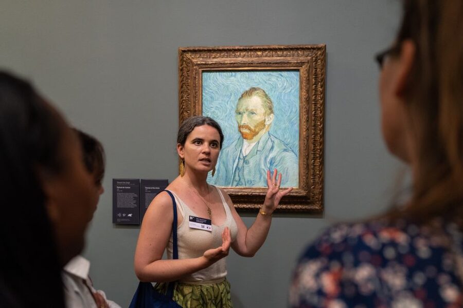 Musée d’Orsay: Guided Impressionist Tour & Gourmet Lunch - Meeting your guide across from Musée dOrsay, next to the Legion dHonneur