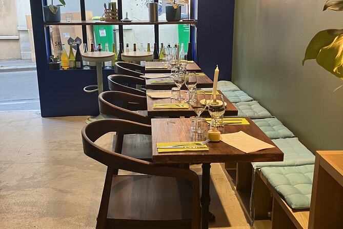 Natural Wine Tasting with Cheese Pairings in Paris - Five natural wines, paired with real food (cheese, olives, dessert)