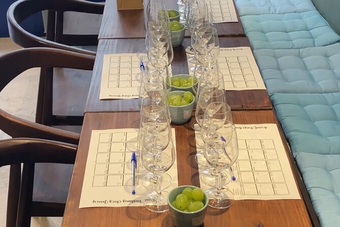 Natural Wine Tasting with Cheese Pairings in Paris - Price and value: five pours plus food in 90 minutes
