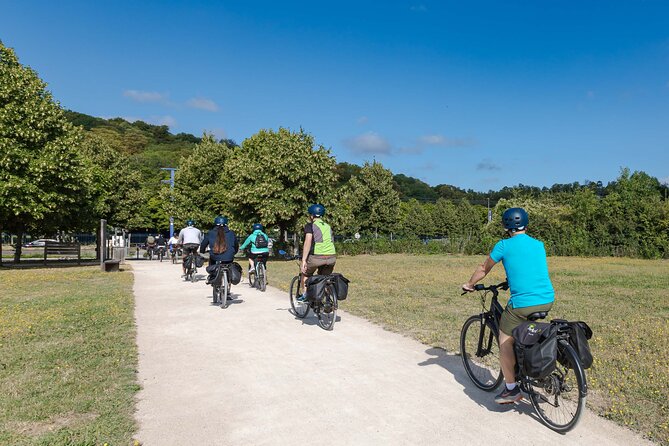 Nature electric bike ride from Paris to Versailles - Marnes-la-Coquette: A Quiet Residential Village at Paris’ Gates