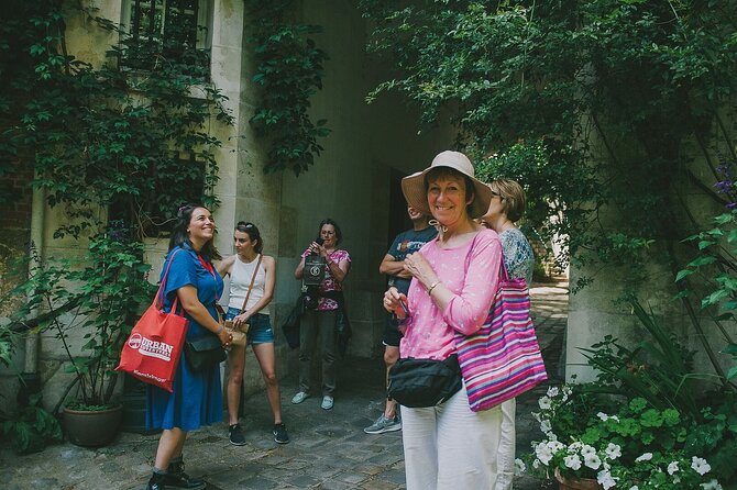 Night Out in Paris: Boho Vibes & City Lights - Key things that make this night out in Paris work