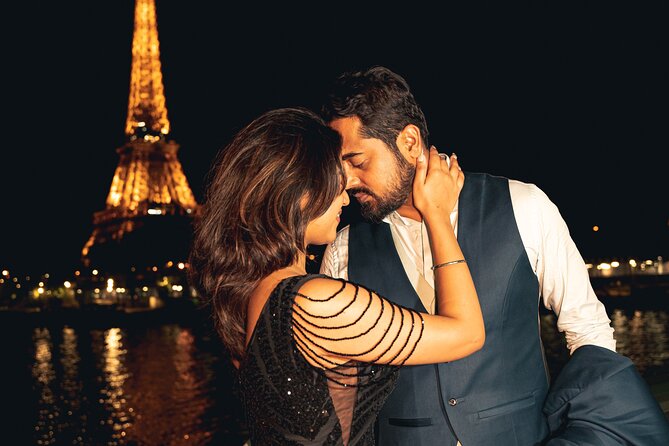 Night Photoshoot in Paris - What you get: eight edited photos plus all raw files