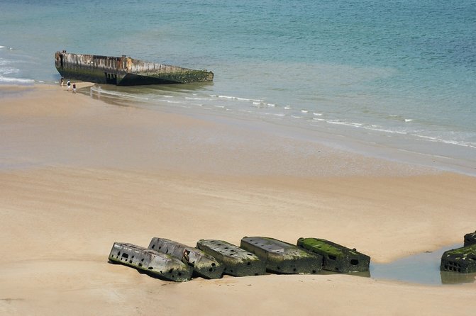 Normandy D-Day Tour Guided Small Group From Paris - Lunch, warmth, and comfort: What to pack for this exact coast day