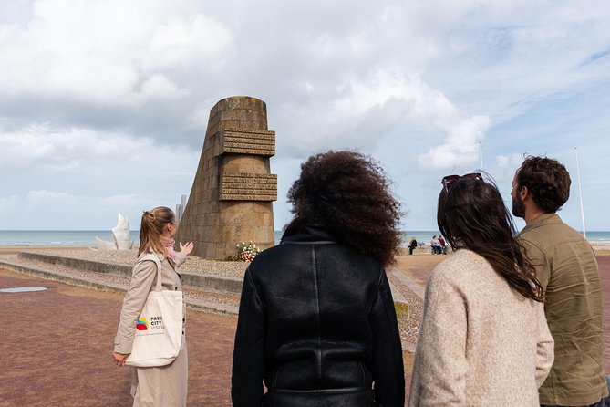 Normandy D-Day Tour Guided Small Group From Paris - Saint-Laurent-sur-Mer lunch: A break that keeps the day moving