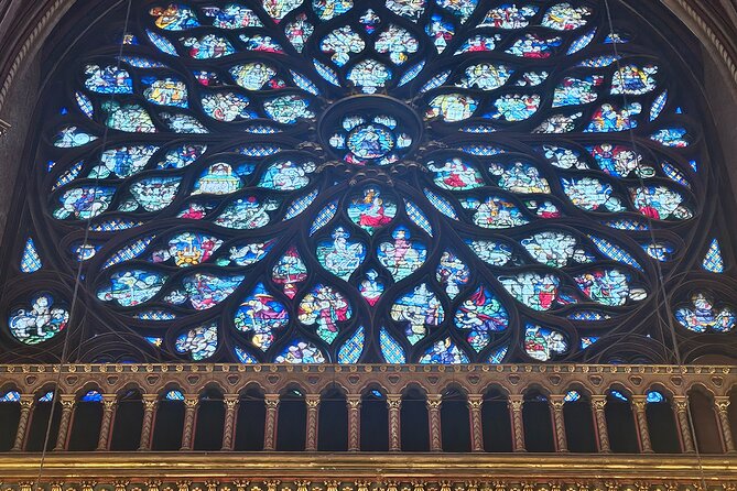 Notre Dame Access: Explore Inside with a licensed Guide. - Headsets and Group Size: Staying Comfortable in a Crowded Cathedral