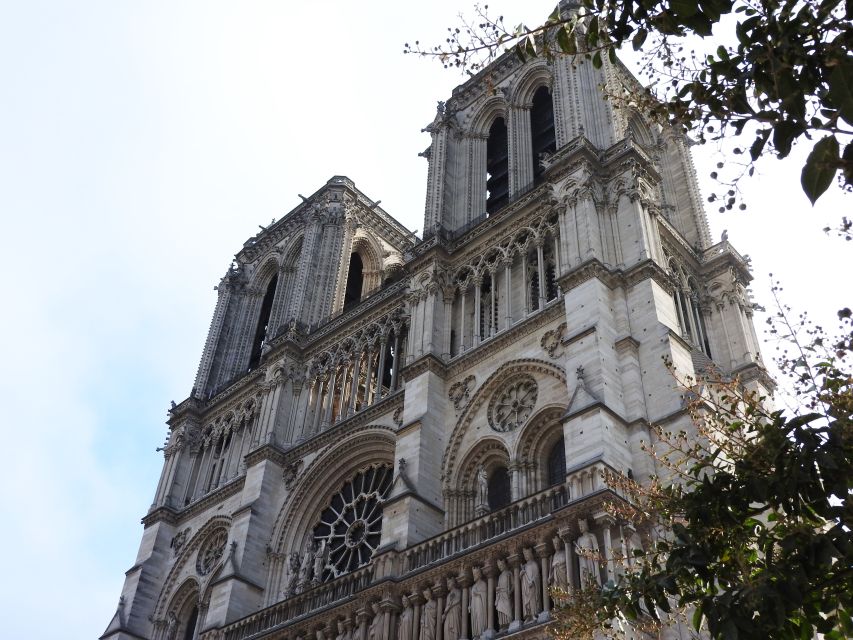 Notre Dame cathedral exterior tour & entrance with host - Key things to know before you go