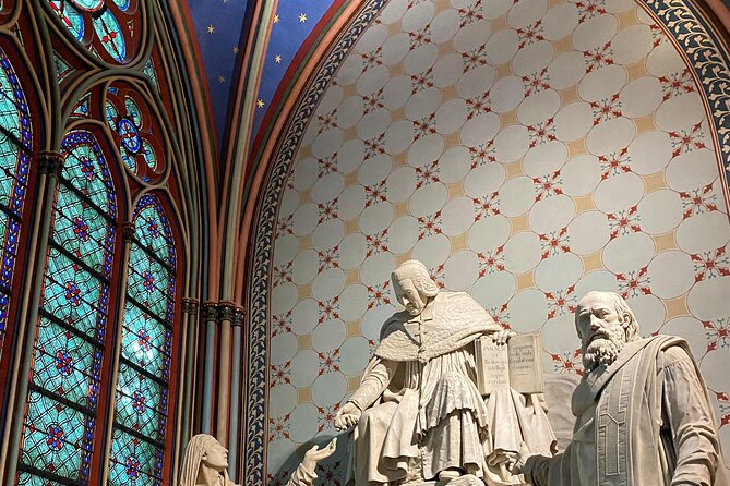 Notre-Dame Cathedral Guided Tour with Access - What makes the guides feel different: pacing, humor, and Q&A