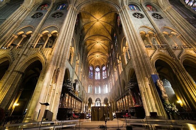 Notre Dame Cathedral Guided Tour with Entry - Guide styles I’d watch for, from Leo to Div to Doc