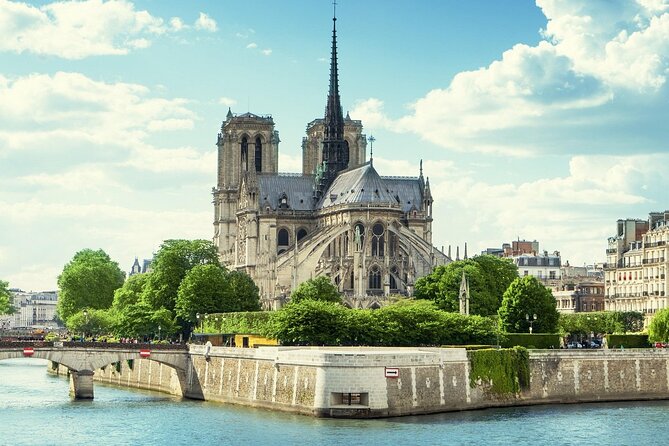 Notre Dame Cathedral Guided Tour with Entry - What to wear and what to expect before you enter