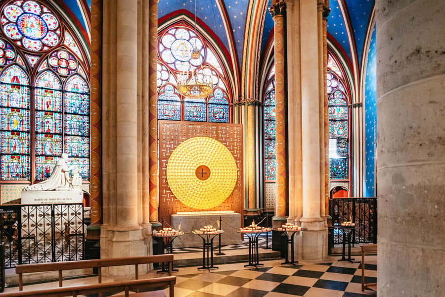 Notre-Dame Cathedral: Guided Tour with Timed Entrance - Inside option: stained glass, vaulting, and hearing the guide with headsets