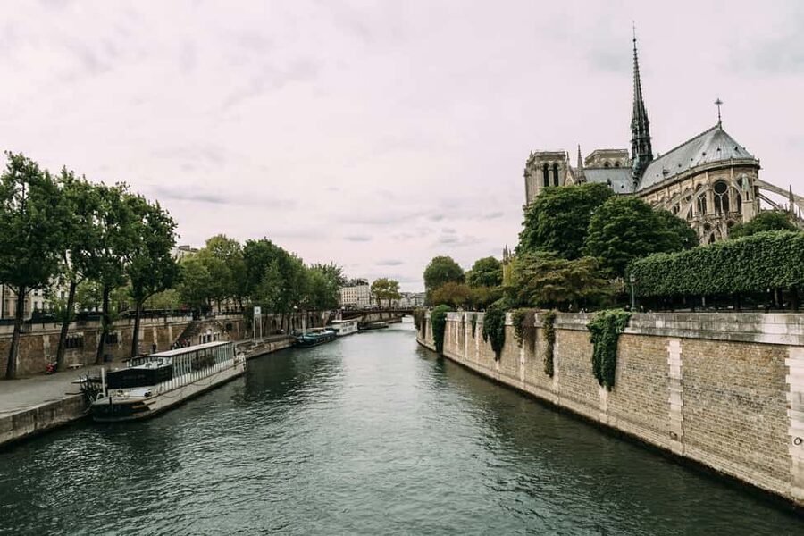 Notre-Dame Cathedral: Interior Guided Tour - Entering Notre-Dame with reserved, small-group energy