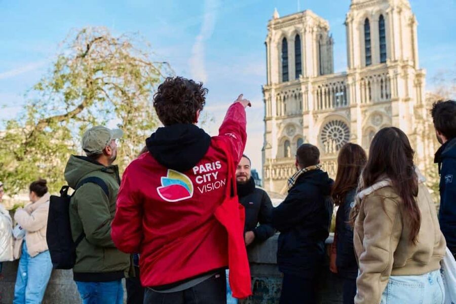 Notre Dame Cathedral :Reserved Access, Cruise & Outside Tour - Your free time inside: use it for photos, calm, or both