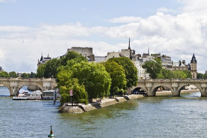 Notre Dame de Paris Interior Guided Tour - Key highlights worth planning for
