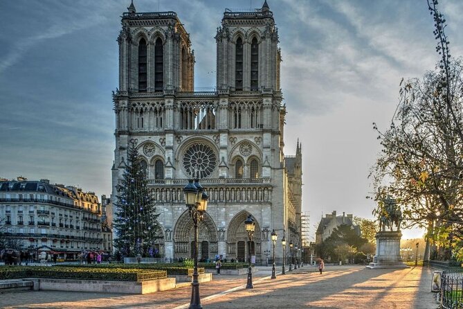 Notre Dame de Paris Interior Guided Tour - Price and value: you’re paying for the guide, not the ticket