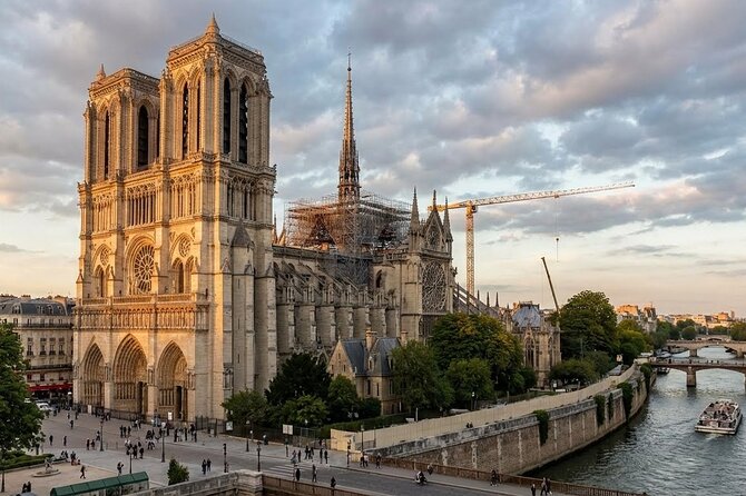 Notre-Dame Interior or Exterior Tour with Scheduled Group Access - Who this tour fits best, and who should rethink it
