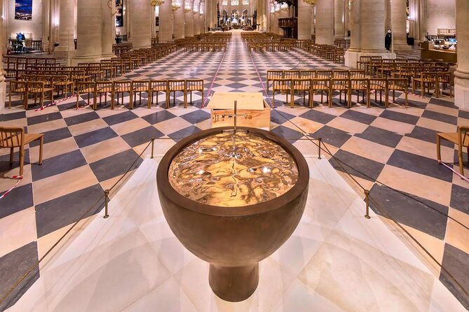Notre Dame Introduction Tour with Access - Getting into Notre-Dame: access assistance without a full interior guide