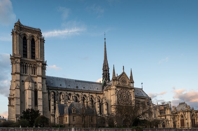 Notre Dame Paris Outdoor Tour with Crypt Entry - A smart way to see Notre-Dame without the full-day commitment