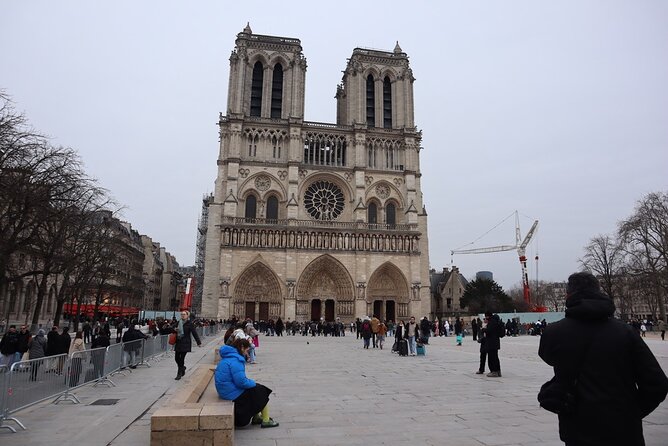 Notre Dame, Sainte-Chapelle & Conciergerie Outdoor Walking Tour - The Guide Makes It: Storytelling, Interaction, and Real Follow-Up