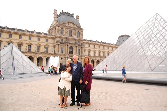 Notre Dame, Ste Chapel, Louvre, Montmartre, Eiffel Tower Private - Montmartre, where the streets once felt like a studio