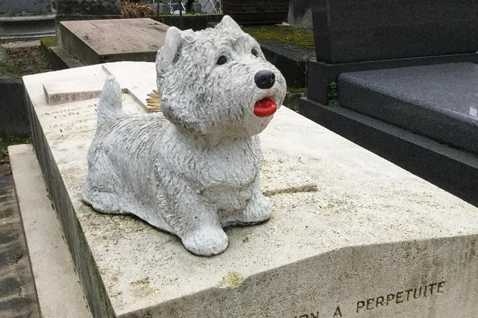 One Hour Père Lachaise Cemetery: A Self-guided Audio Tour - Père Lachaise on rails, without feeling rushed