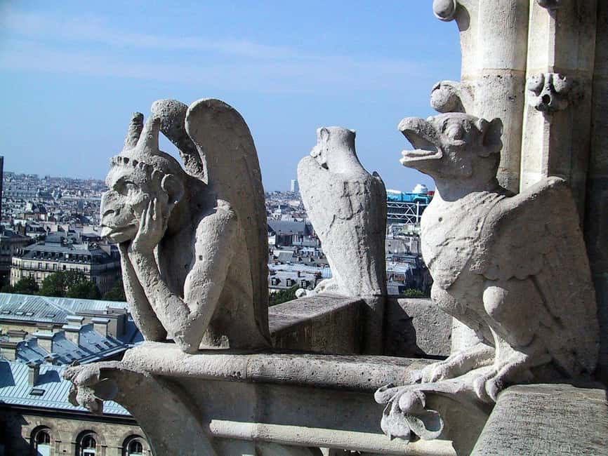 Outside Notre-Dame & Île de la Cité Tour with Crypt Access - Key things to know before you go