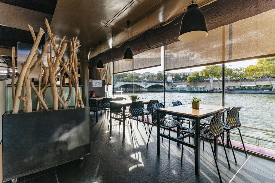Paris: 1-Hour Sightseeing Cruise and 3-Course Bistro Dinner - Price and value: what you really get for around $76
