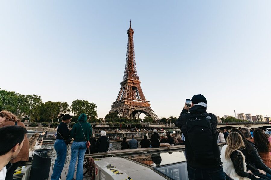 Paris: 1-Hour Sightseeing Cruise and 3-Course Bistro Dinner - Choosing cruise-first or dinner-first, and how to time it