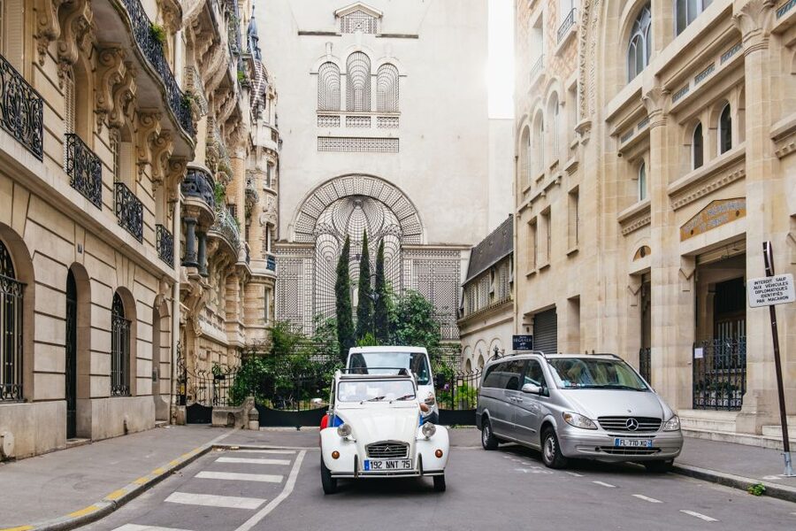 Paris: 1-Hour Vintage Citroen 2CV Tour - Arc de Triomphe and Champs-Élysées: the Paris postcard route