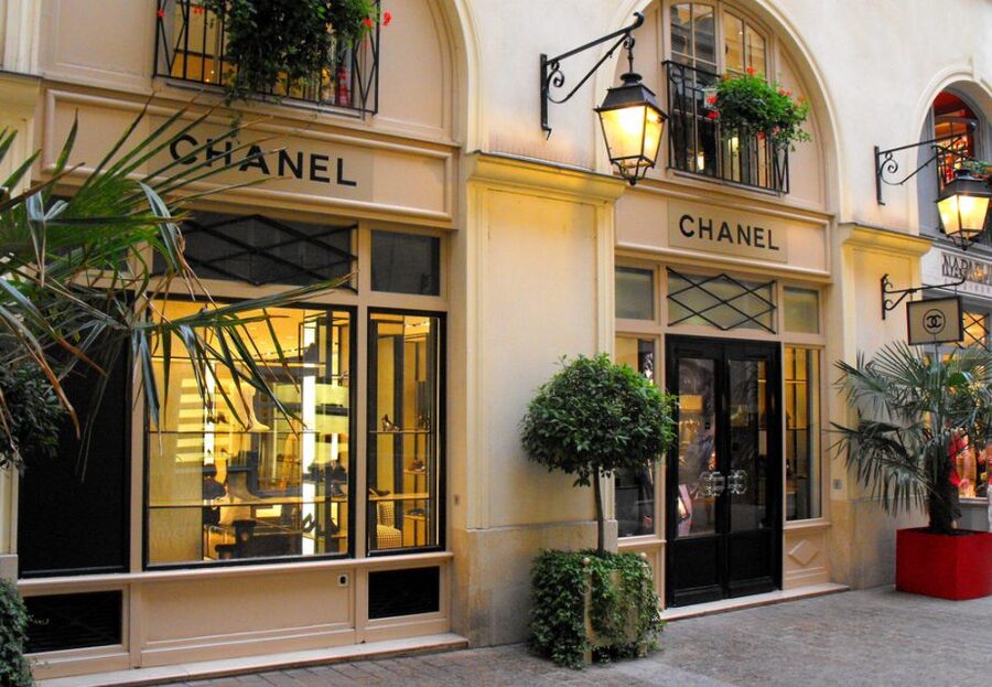Paris 1h30-Hour Perfume Walking Tour - A Paris perfume walk powered by history, not just smelling
