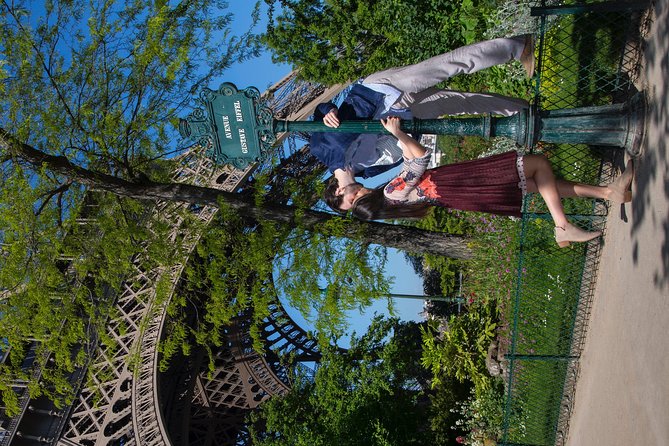 Paris 2-Hour Eiffel Tower Walking Tour with Professional Photo Shoot - Meeting Point at 3 Bd de Grenelle, and How to Time Your Best Shots