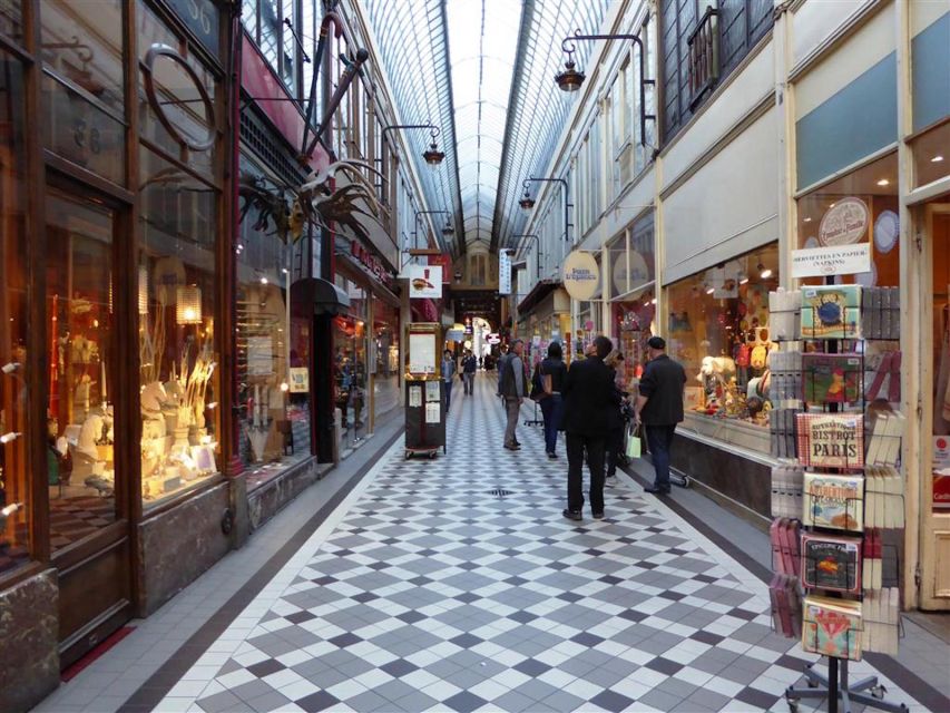 Paris: 2-Hour Passages Private City Tour in German - Passage Verdeau: The Moment You Realize It’s Not Like Other Streets