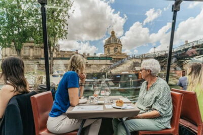 2-Hour River Seine Lunch Cruise with 3-course-menu