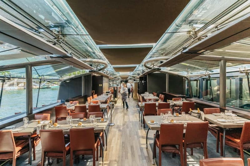 Paris: 2-Hour River Seine Lunch Cruise with 3-course-menu - Where you sit matters: windows, heat, and picture angles