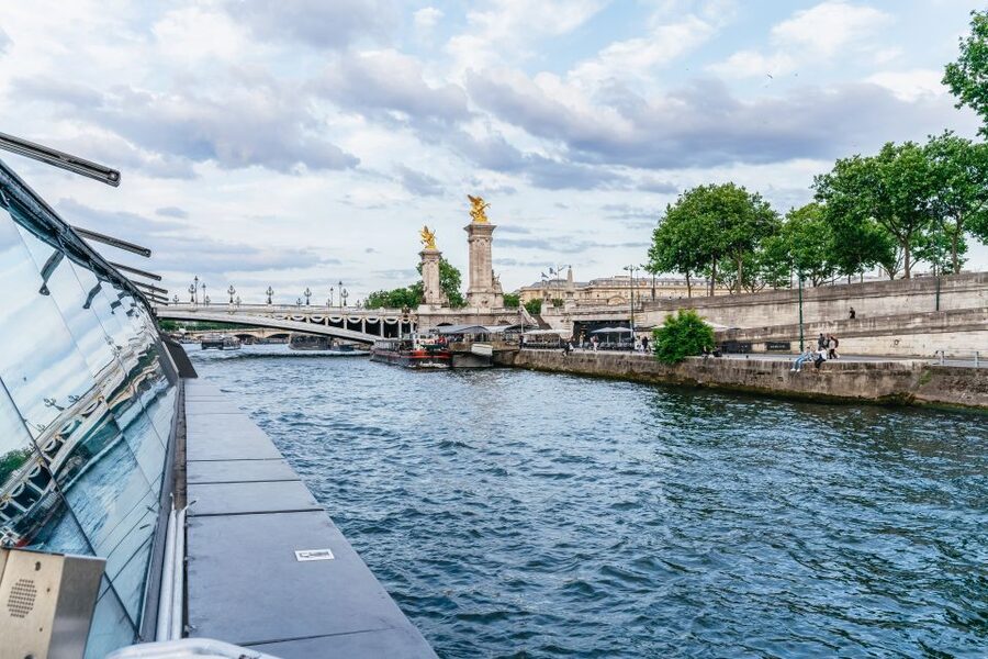 Paris: 3-Course-Dinner Cruise on the Seine with live music - Price and Value: Is $135 Per Person Reasonable?