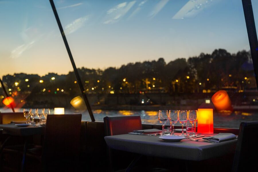 Paris: 3-Course-Dinner Cruise with Wine on the Seine River - Rain, timing, and the 75-minute reality check