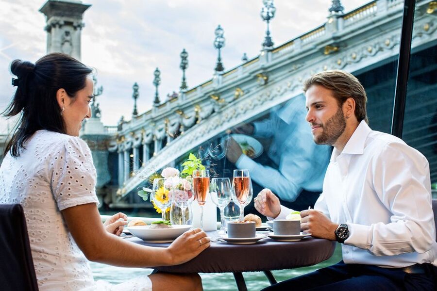 Paris: 3-Course-Dinner Cruise with Wine on the Seine River - The Seine route, stop by stop: what you’re actually seeing from the water