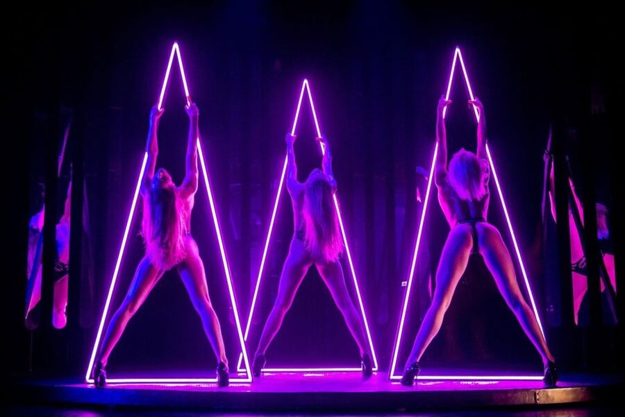 Paris: 3-Course Dinner & Show at Paradis Latin Cabaret - Paradis Latin in Paris: an old cabaret with a modern edge