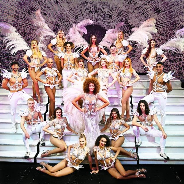 Paris: 3-Course Dinner & Show at Paradis Latin Cabaret - The food and drinks: included alcohol changes the value