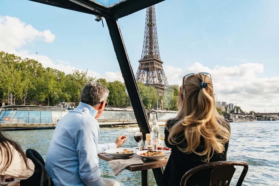 Paris : 3-Course Gourmet Dinner Cruise on Seine River - Why a Seine River Dinner Cruise Makes Paris Easier