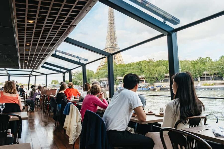 Paris : 3-Course Gourmet Dinner Cruise on Seine River - Drinks and Extras: What’s Included vs What You’ll Pay for