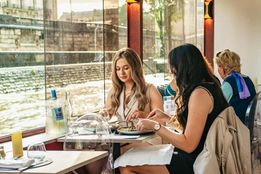 Paris: 3-Course Italian Meal Seine Cruise - Should you book this 3-course Italian Seine cruise?