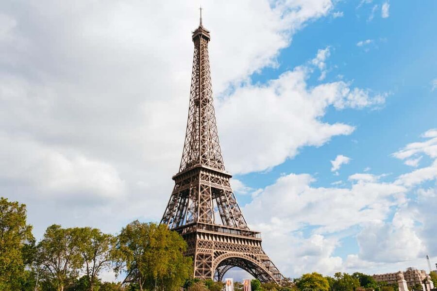 Paris: 3-Course Italian Meal Seine Cruise - The exact meeting point near RER C can feel tricky, so plan for calm