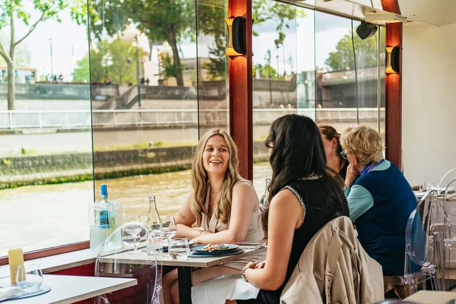 Paris: 3-Course Italian Meal Seine Cruise - The 2-hour Seine cruise: the sights, the pace, and why timing matters